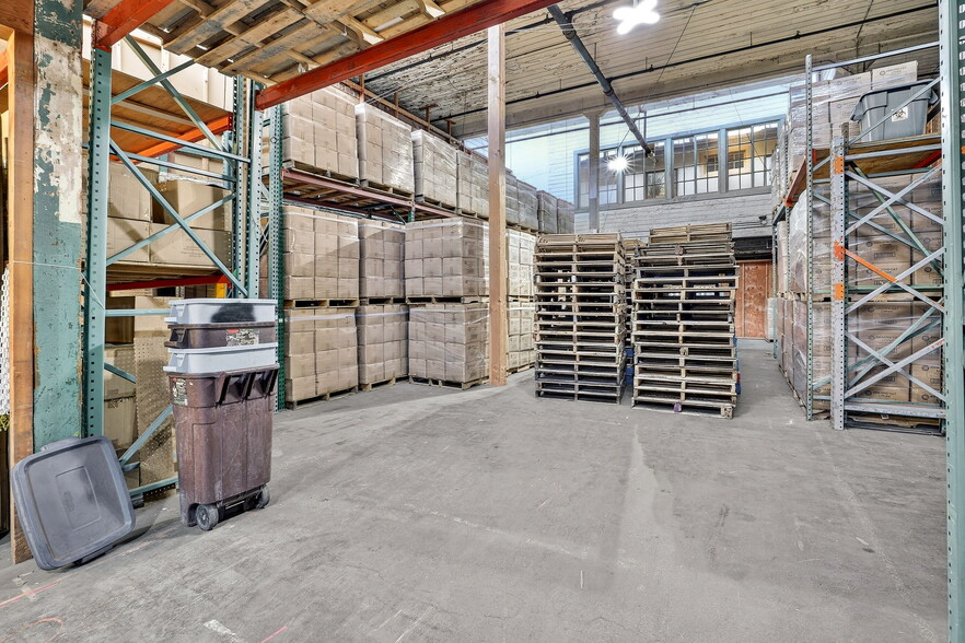 More Photos Of 203 SE Alder St, Portland Warehouse For Sale