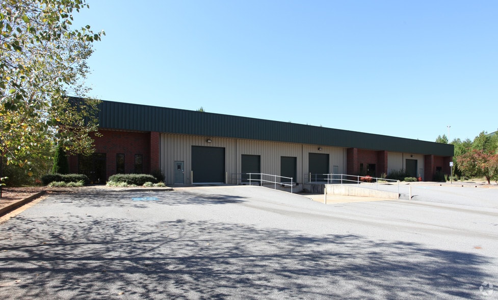 Primary Photo Of 4480 N Industrial Dr, Cumming Warehouse For Lease