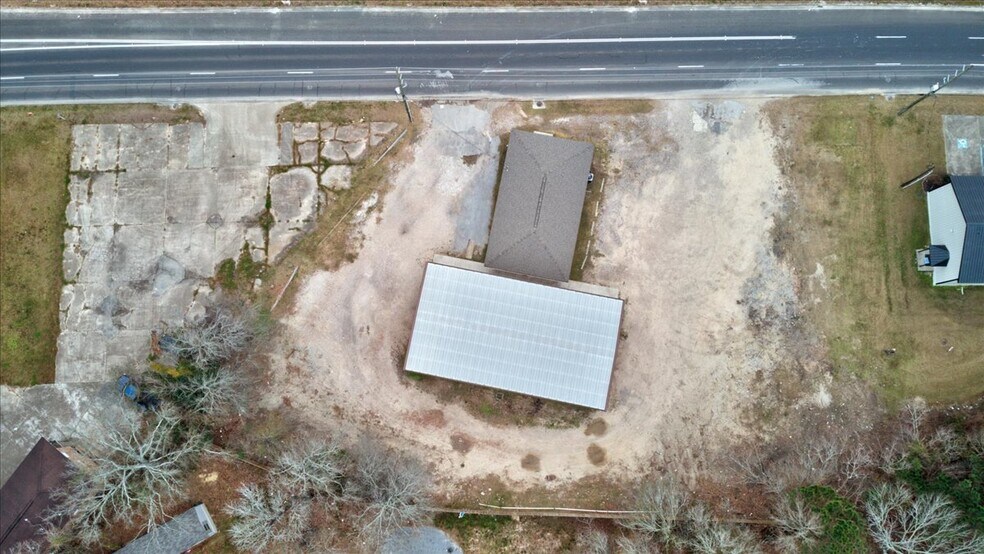 More Photos Of 21232 Ih 10, Vidor Warehouse For Lease