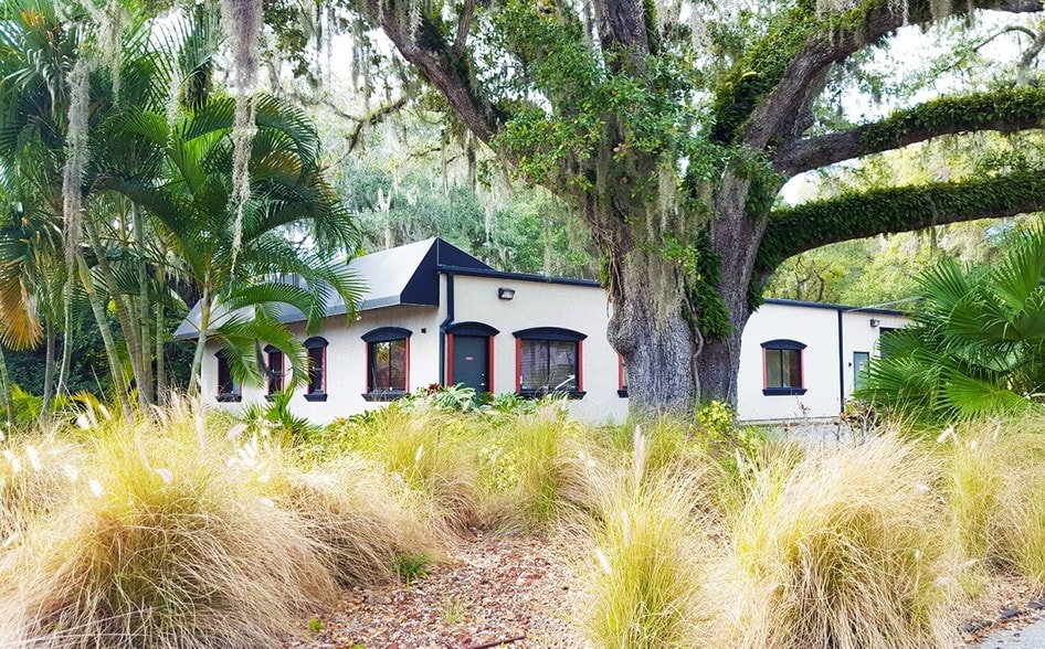 More Photos Of 1625 Manatee Ave E, Bradenton Storefront Retail Office For Sale