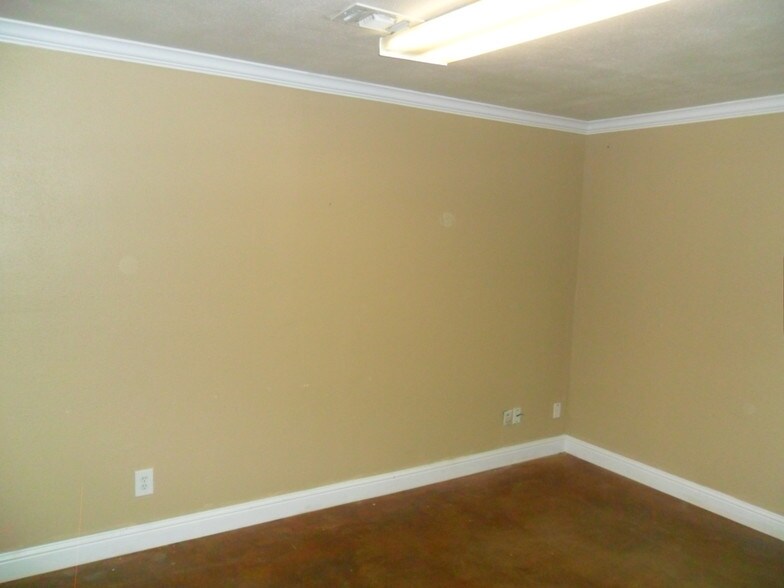 More Photos Of 3101 N Highway 183, Liberty Hill Warehouse For Sale