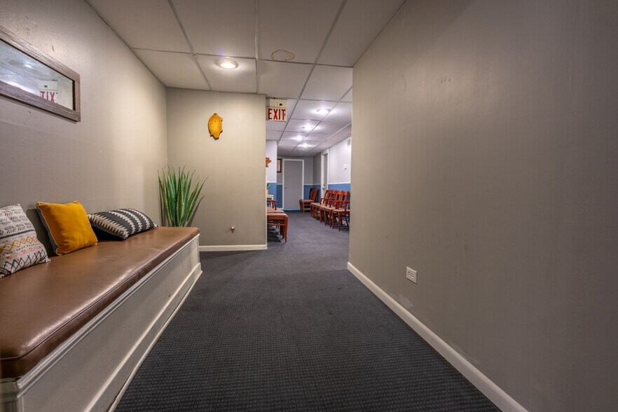 More Photos Of 30 S La Grange Rd, La Grange Restaurant For Sale