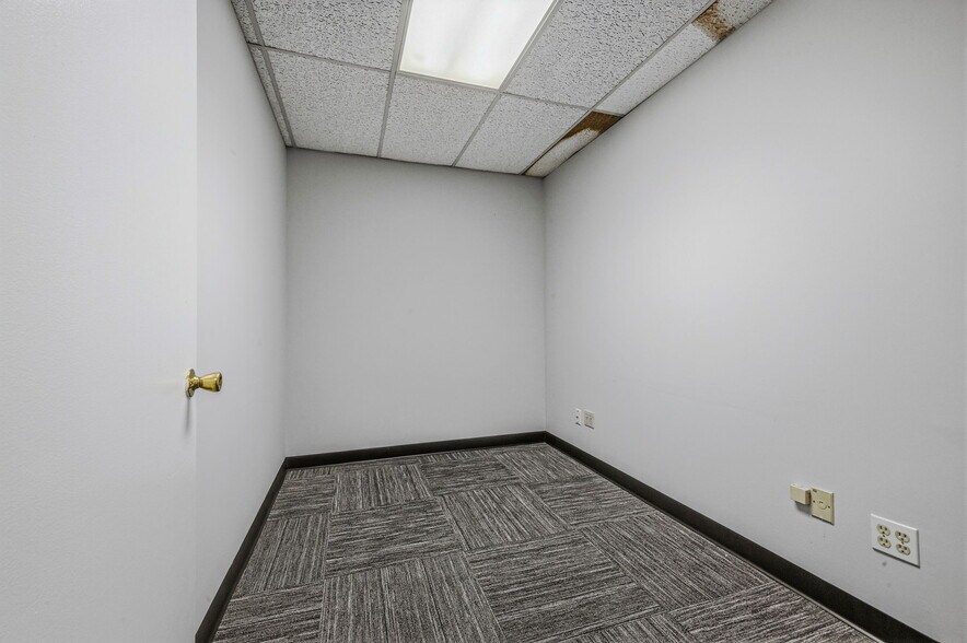 More Photos Of 516-534 Greenhill Ave, Wilmington Storefront Retail Office For Lease