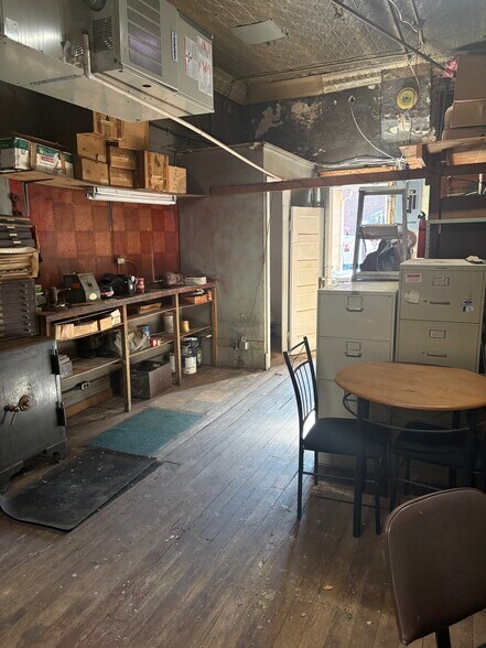 More Photos Of 128 E Main St, West Frankfort General Retail For Sale