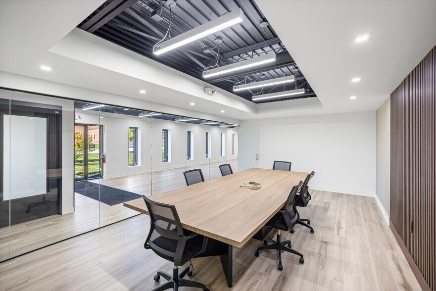 More Photos Of 23936 Industrial Park Dr, Farmington Hills Warehouse For Sale