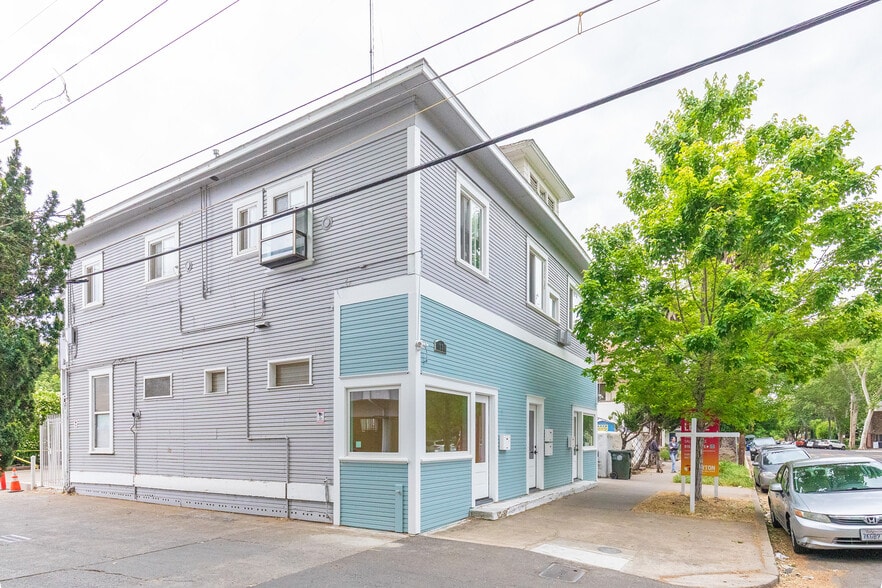 More Photos Of 1117 24th St, Sacramento Storefront Retail Residential For Lease