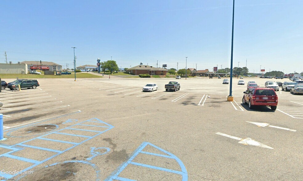 More Photos Of 1235-1267 Highway 231 S, Troy Storefront For Lease