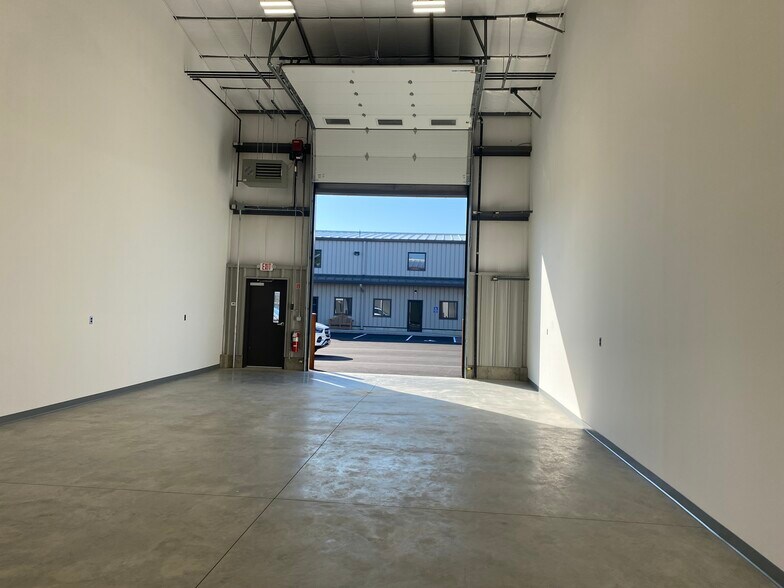 More Photos Of 6 Ricketts Pond Drive, Carver Light Distribution For Lease