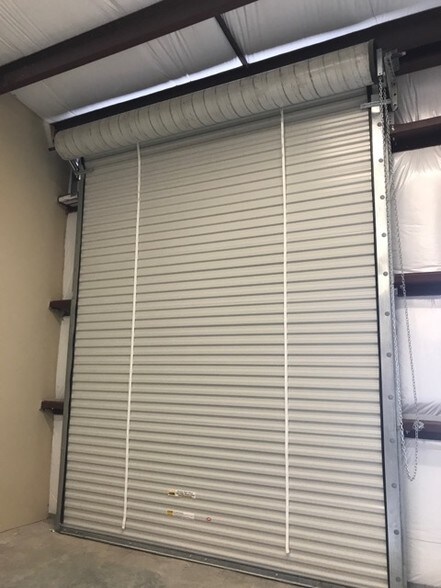 More Photos Of 5929 Bardet St, Pearland Warehouse For Lease