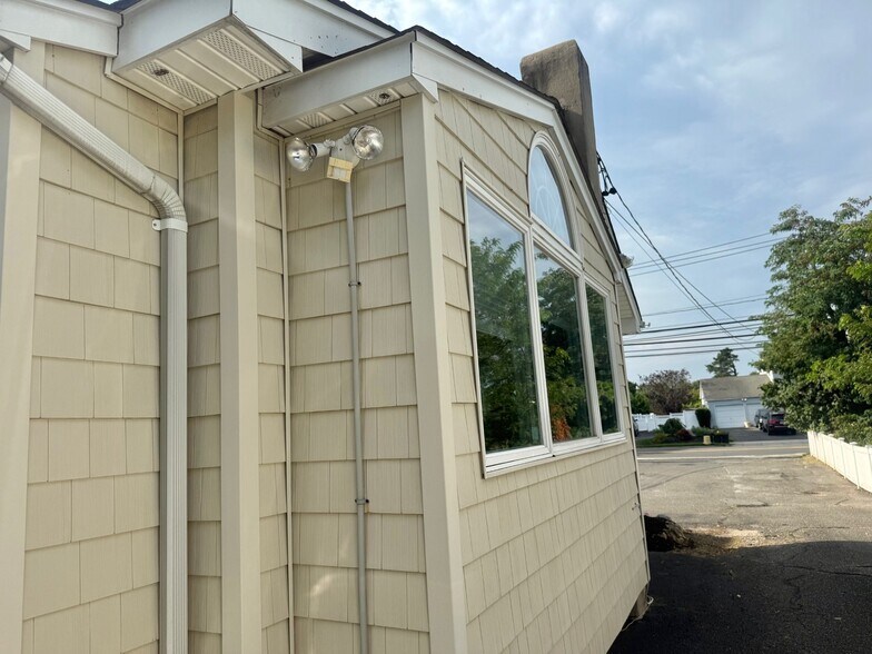 More Photos Of 774 Townline Rd, Hauppauge Flex For Sale