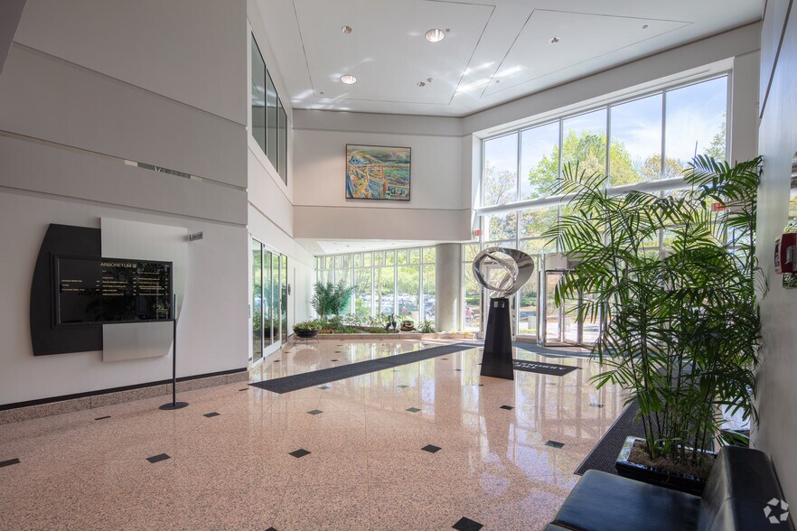 More Photos Of 300 Arboretum Pl, Richmond Office For Lease