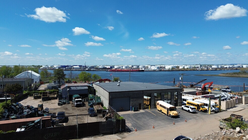 More Photos Of 436 Spencer St, Staten Island Warehouse For Lease