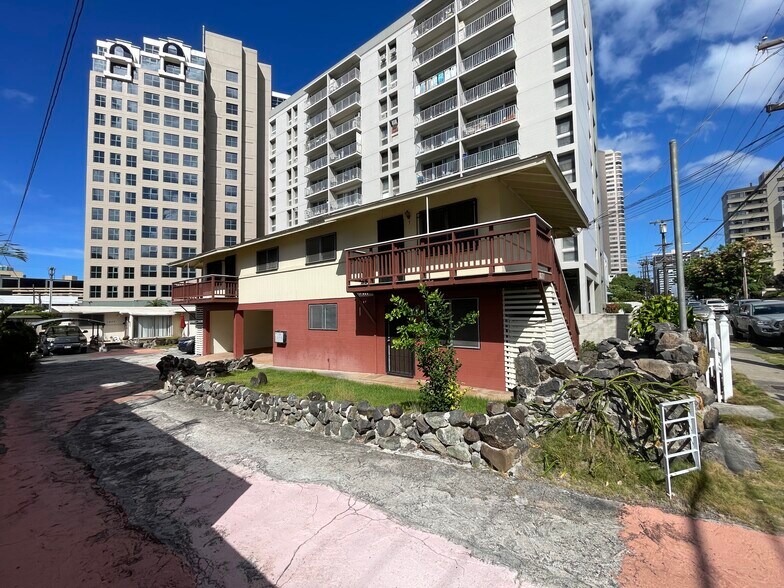 More Photos Of 1077 Kinau St, Honolulu Multifamily For Sale