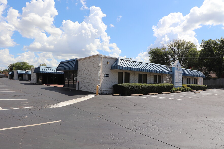 Primary Photo Of 5401 S Sheridan Rd, Tulsa Service For Lease