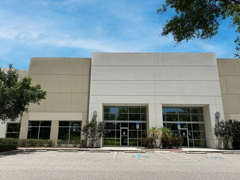 More Photos Of 351 30th St SE, Tampa Warehouse For Sale