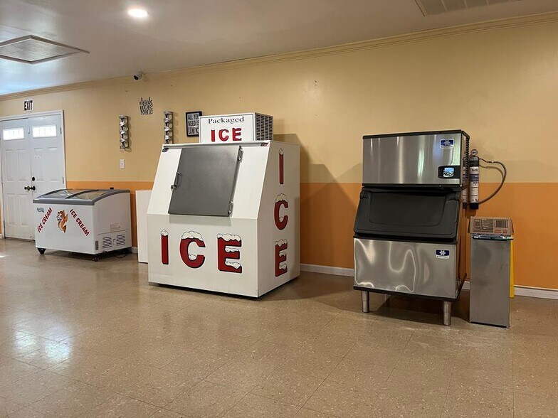 More Photos Of 6026 Occohannock Neck Rd, Exmore Convenience Store For Sale