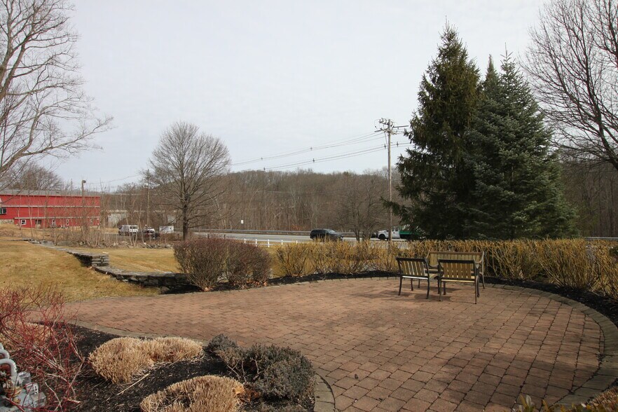 More Photos Of 307 Grafton St, Shrewsbury Office For Lease