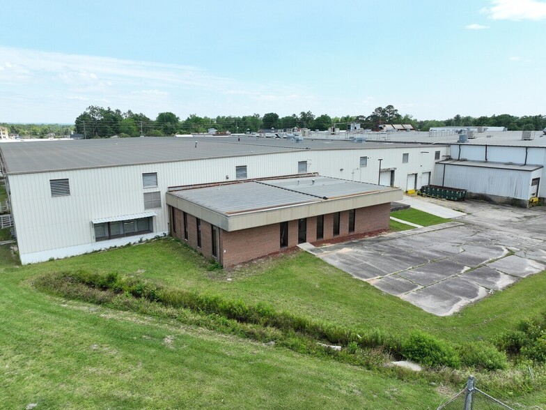 More Photos Of 1621 15th St, Augusta Warehouse For Lease