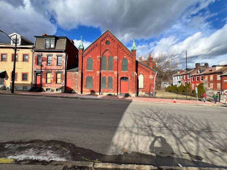 More Photos Of 2035-2037 Forbes Ave, Pittsburgh Religious Facility For Sale
