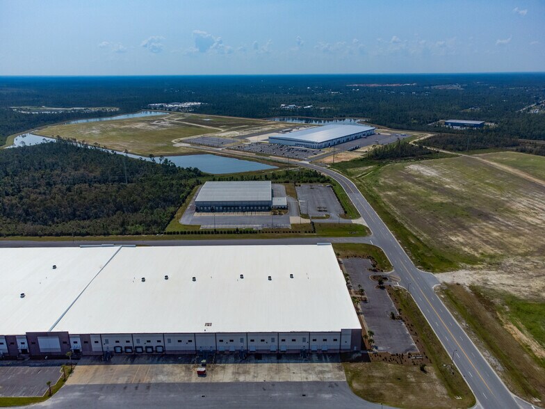 More Photos Of 7801 Commerce Blvd, Panama City Distribution For Sale