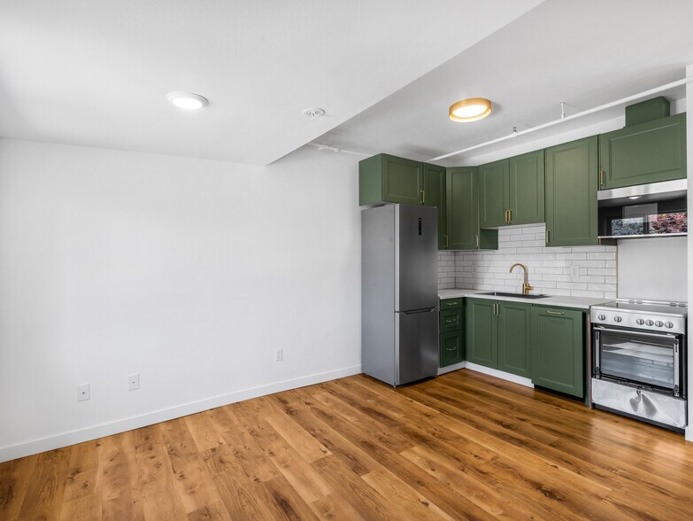 More Photos Of 525 SW 4th Ave, Canby Apartments For Sale