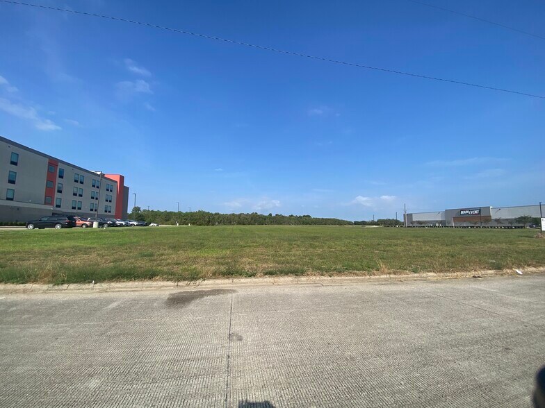 More Photos Of 19.376 Acres off Walden @ IH 10, Beaumont Land For Sale