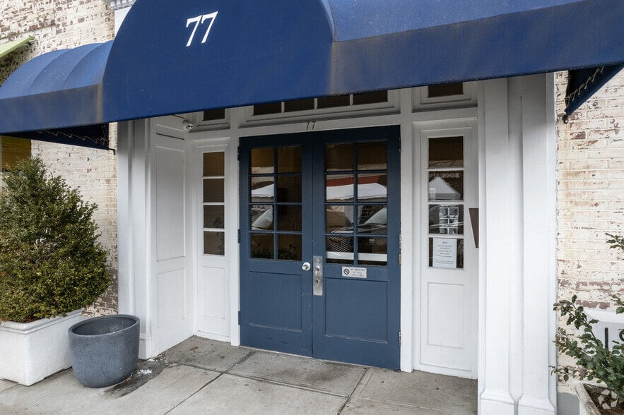 More Photos Of 69 Pondfield Rd, Bronxville Office For Lease