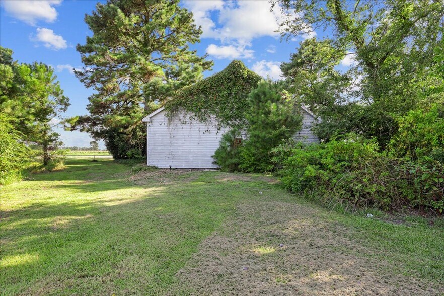 More Photos Of 6640 US Highway 70 W, La Grange Flex For Sale