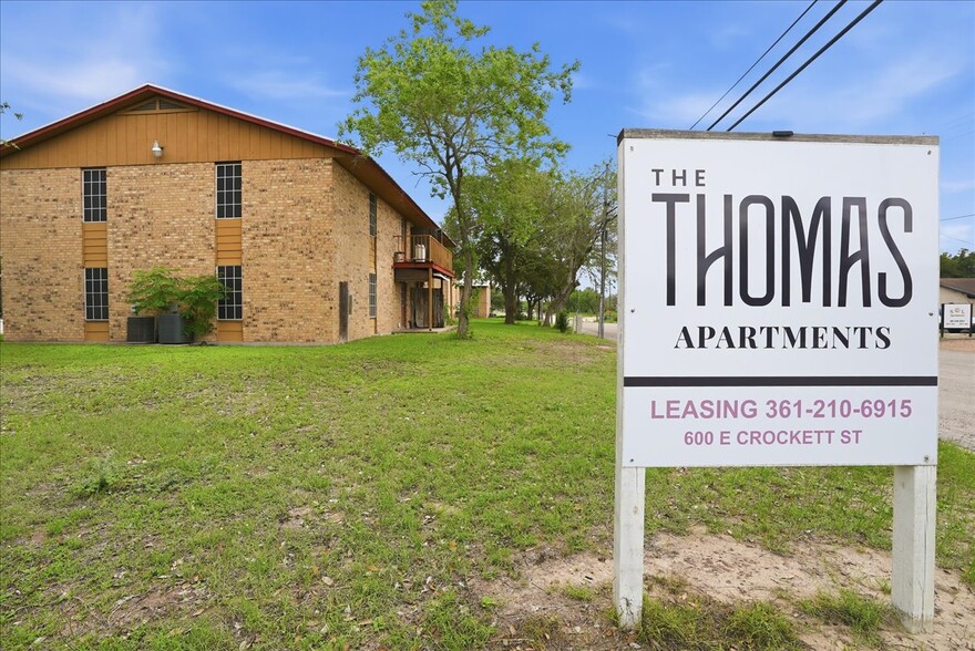 More Photos Of 600 E Crockett St, Beeville Apartments For Sale