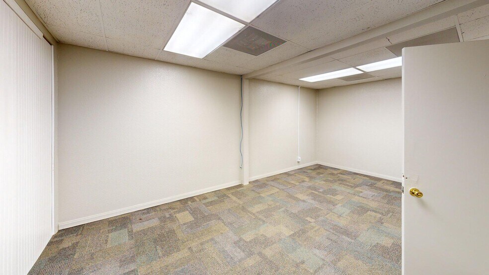 More Photos Of 13722 S Harvard Pl, Gardena Industrial For Lease