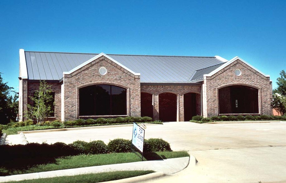 More Photos Of 1104 Professional Ct, Colleyville Medical For Lease
