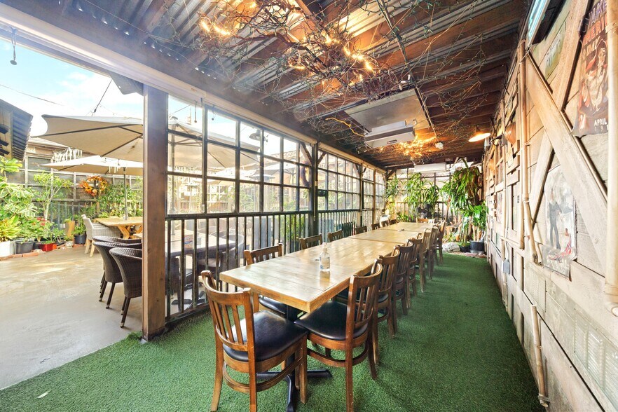 More Photos Of 228 S Oxford Ave, Los Angeles General Retail For Sale