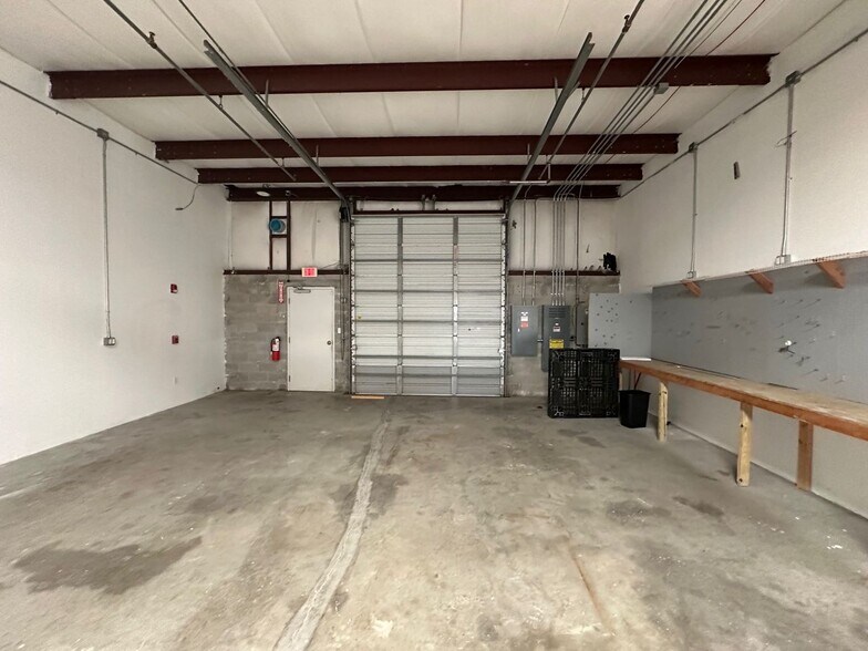 More Photos Of 188 Triple Diamond Blvd, Nokomis Warehouse For Sale