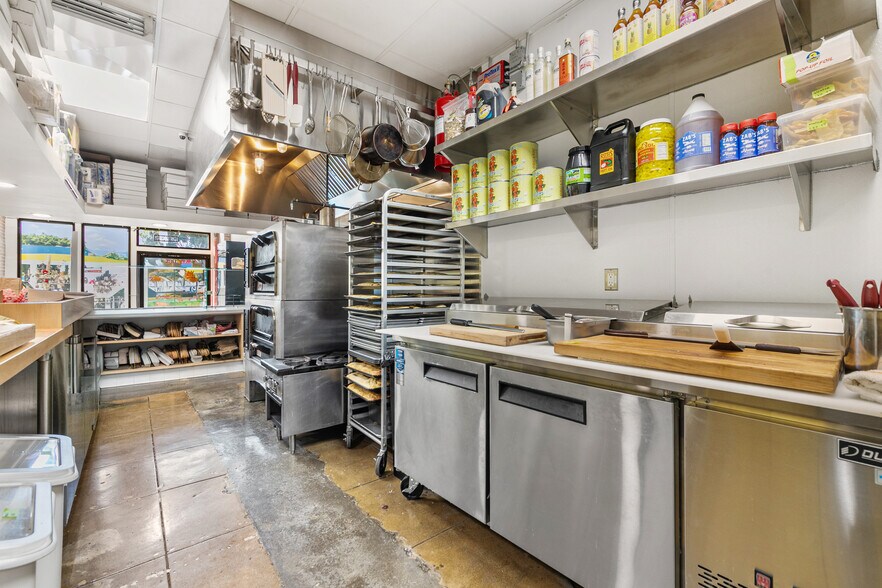 More Photos Of 4679 Hollywood Blvd, Los Angeles Storefront Retail Residential For Sale