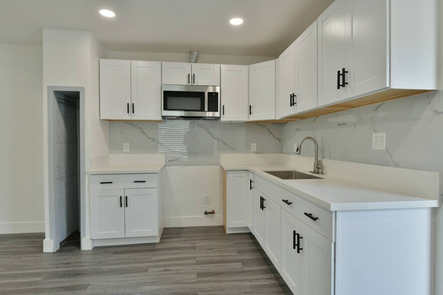 More Photos Of 6221 Corona Ave, Bell Apartments For Sale