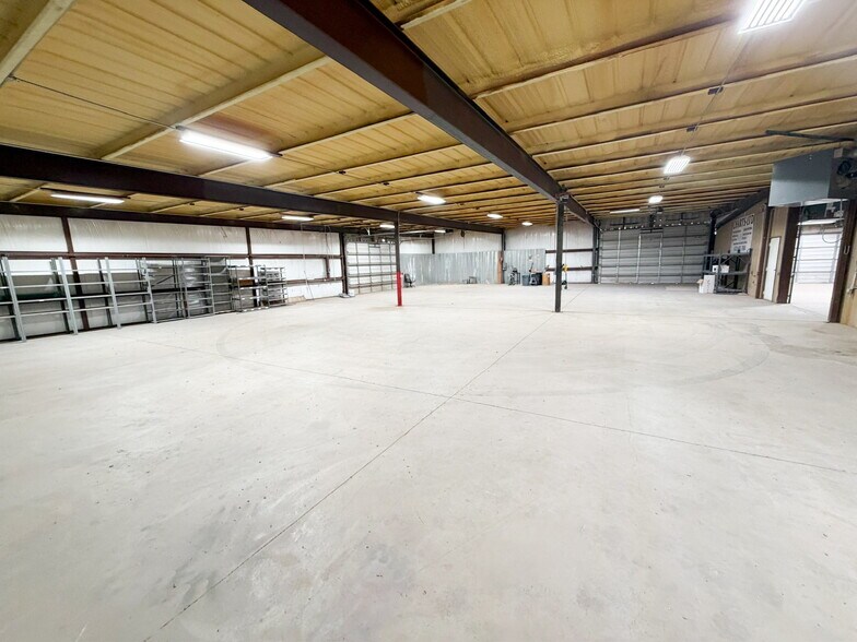 More Photos Of 2031 Trade Dr, Midland Showroom For Sale