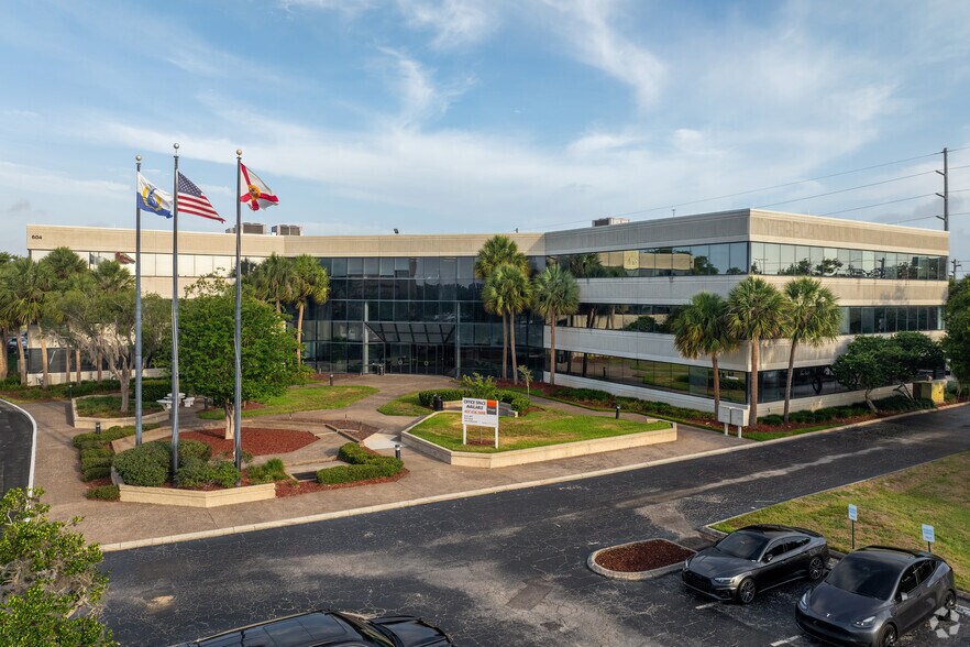 More Photos Of 604 Courtland St, Orlando Coworking Space