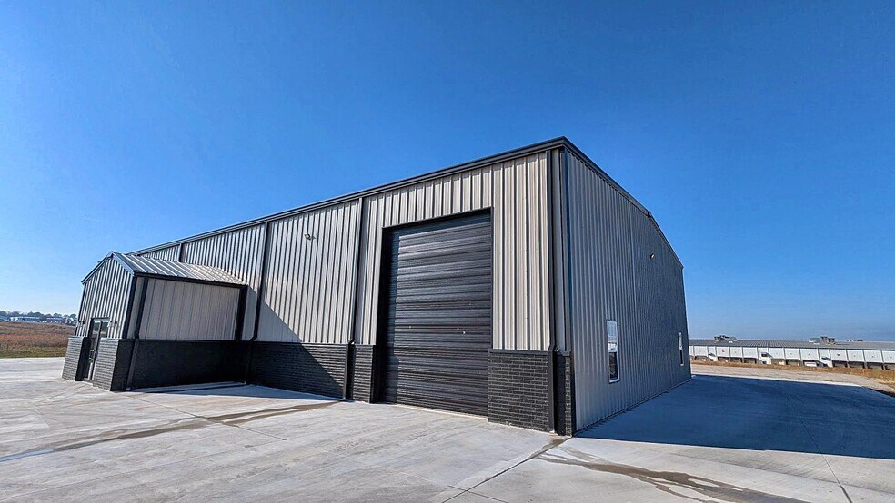 More Photos Of 1040 Moccasin Ave, Tahlequah Warehouse For Sale