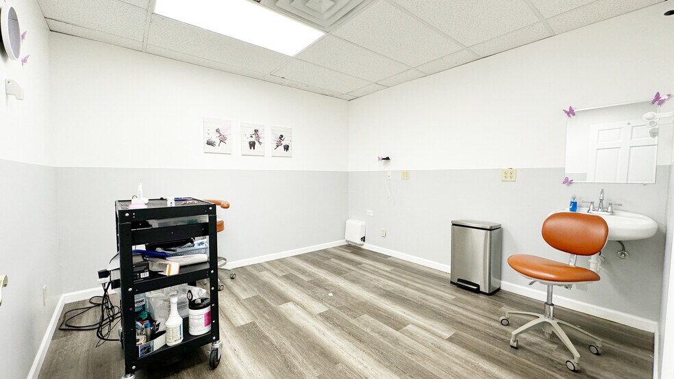 More Photos Of 7125 Reading Rd, Cincinnati Medical For Sale