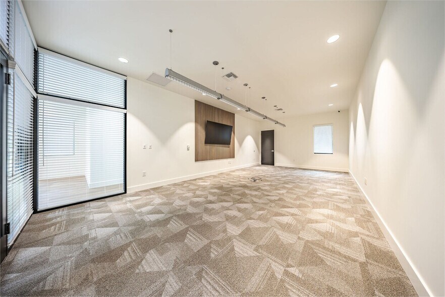 More Photos Of 741 Ciara Creek Cv, Longwood Medical For Sale