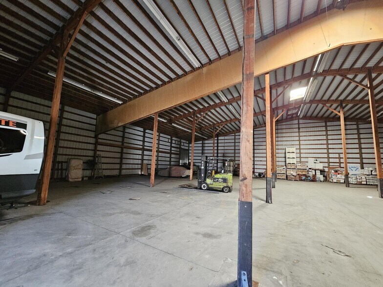 More Photos Of 1012 Walla Walla Ave, Wenatchee Warehouse For Lease