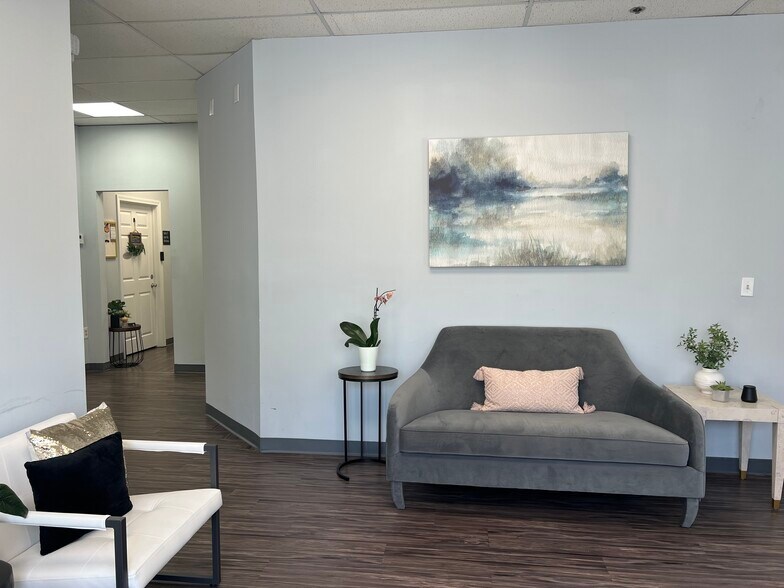 More Photos Of 900 Straits Tpke, Middlebury Office For Sale