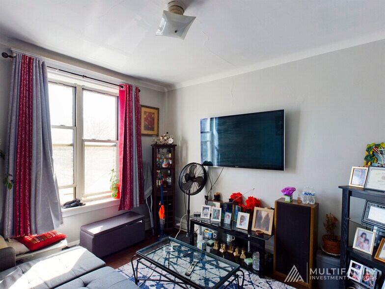 More Photos Of 1601 W Garfield Blvd, Chicago Apartments For Sale