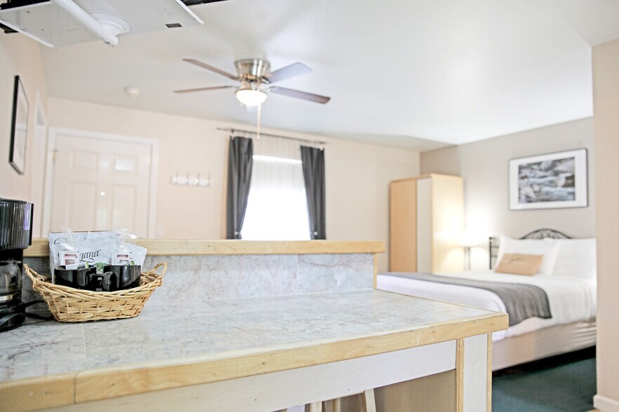 More Photos Of 816 W Main St, Grass Valley Hotel For Sale