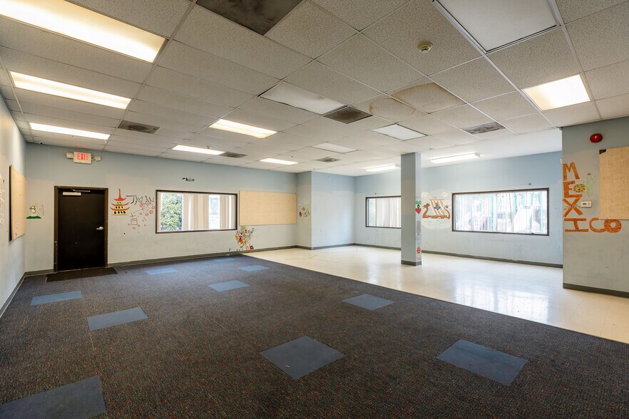 More Photos Of 2992 SE Monroe St, Milwaukie Daycare Center For Sale
