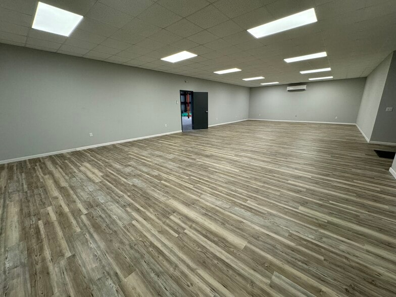 More Photos Of 5595 Raby Rd, Norfolk Warehouse For Lease