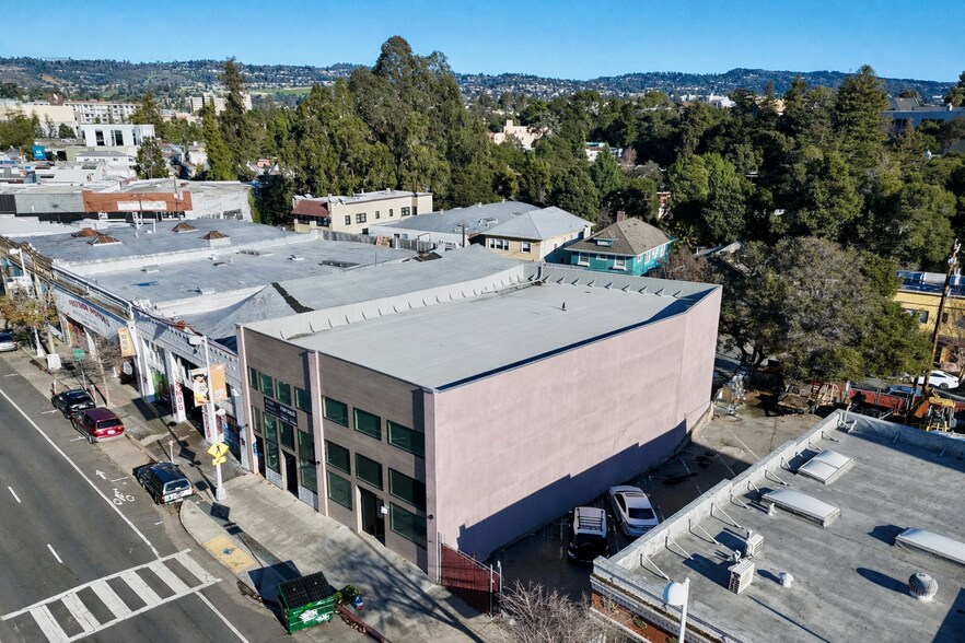 More Photos Of 3050-3052 Broadway, Oakland Storefront For Sale