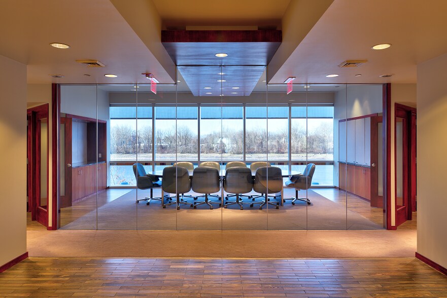 More Photos Of 400 Riverview Plz, Trenton Office For Lease