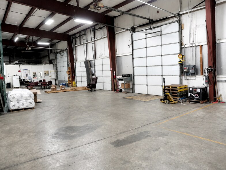 More Photos Of 917 E Tolna Rd, New Freedom Warehouse For Lease