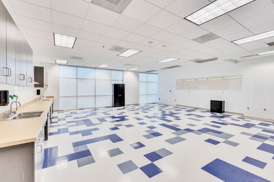 More Photos Of 9100 Hwy 290 E, Austin Research And Development For Sale